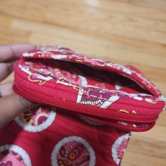 Vera Bradley Quilted Wristlet Wallet Red Paisley Floral Print Small Zip Pouch - Picture 5 of 8